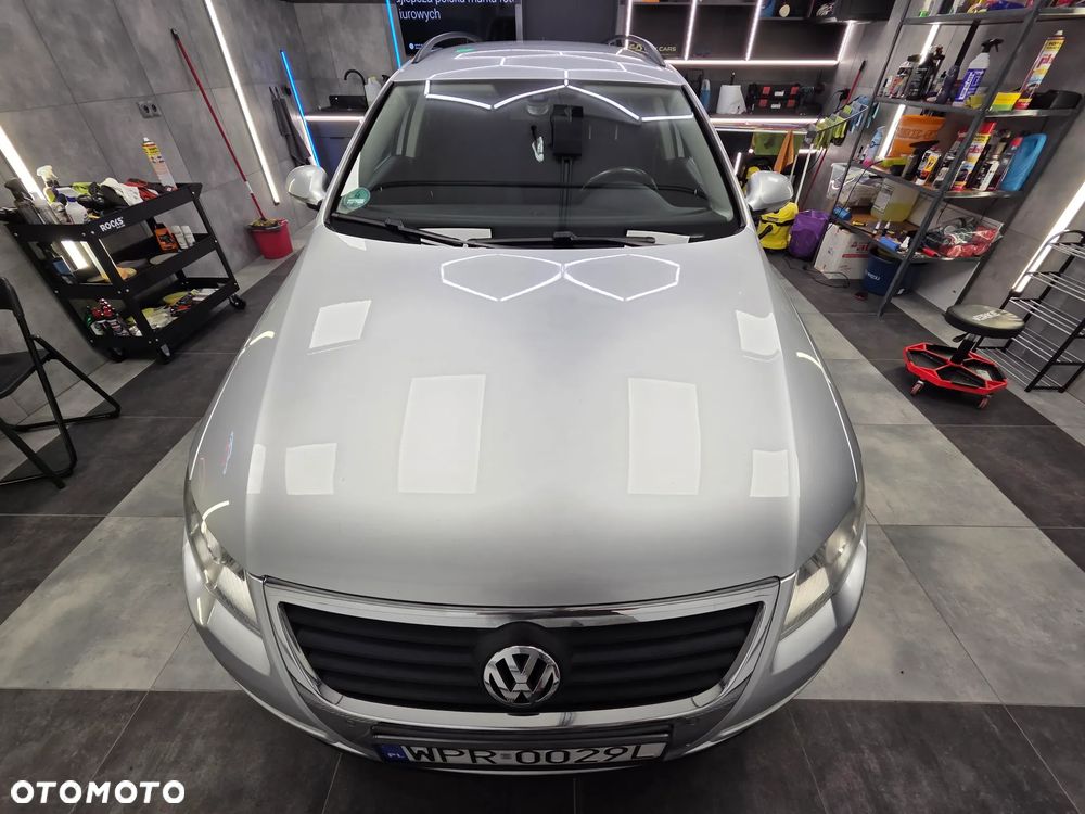 Volkswagen Passat Variant 2.0 TDI BlueMotion Technology DPF Comfortline - 19