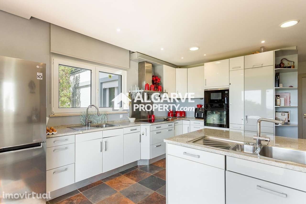 Moradia de 4 quartos com deslumbrantes vistas para o campo e para o ma - Grande imagem: 4/35