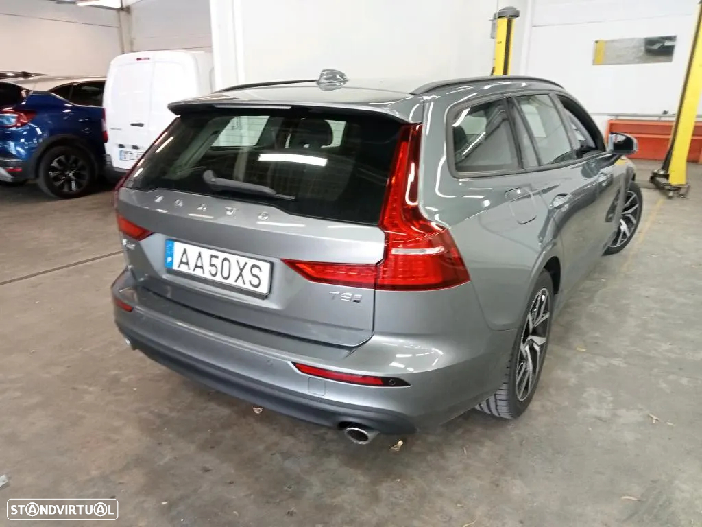 Volvo V60 2.0 T8 AWD TE Momentum - 3