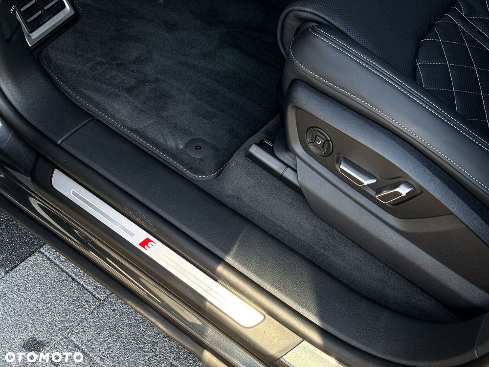 Audi Q8 - 18