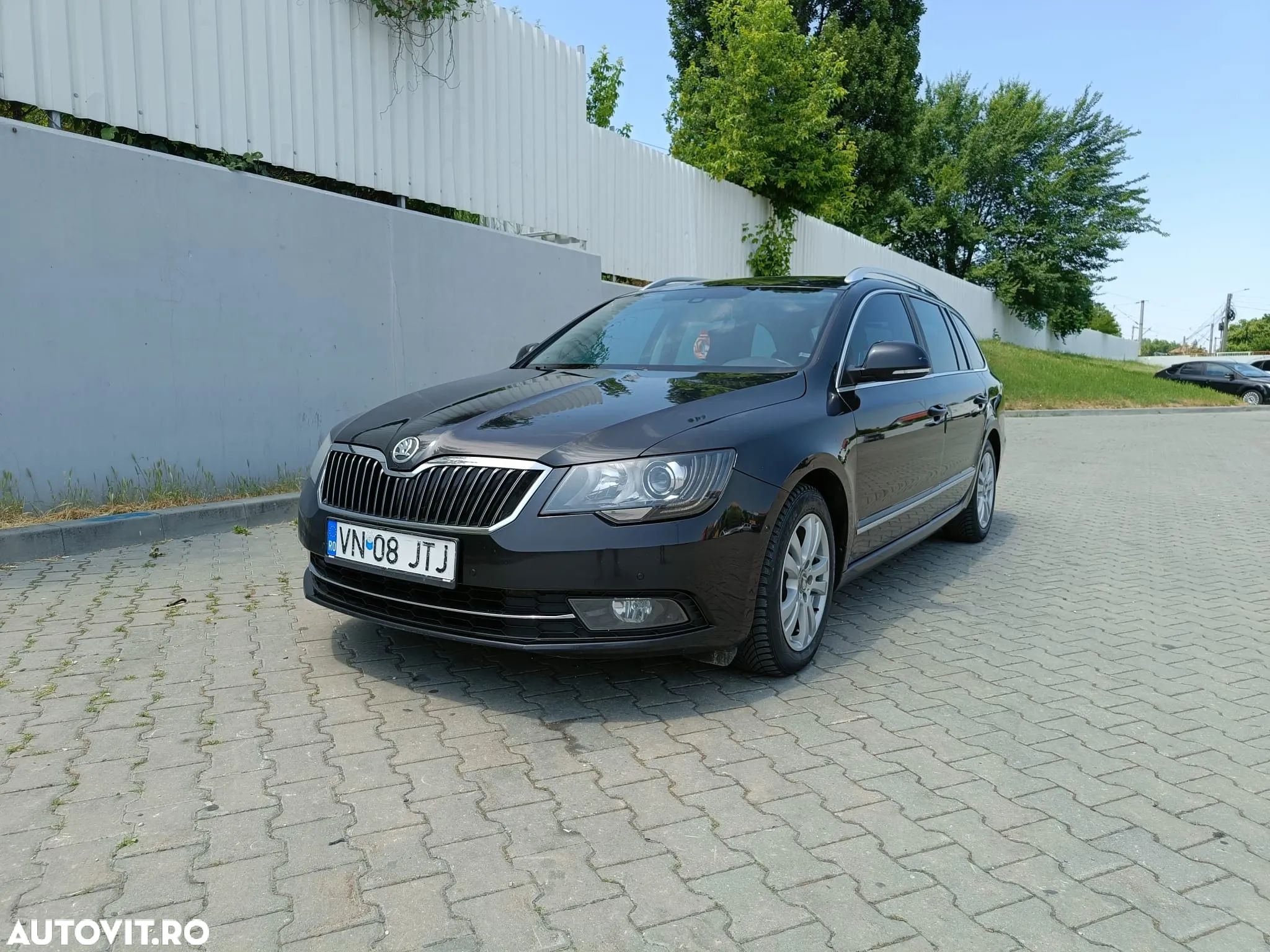 Skoda Superb 2.0 TDI DSG Elegance - 1