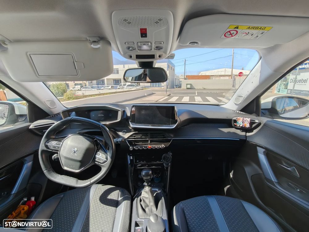 Peugeot 2008 1.2 PureTech Allure - 6