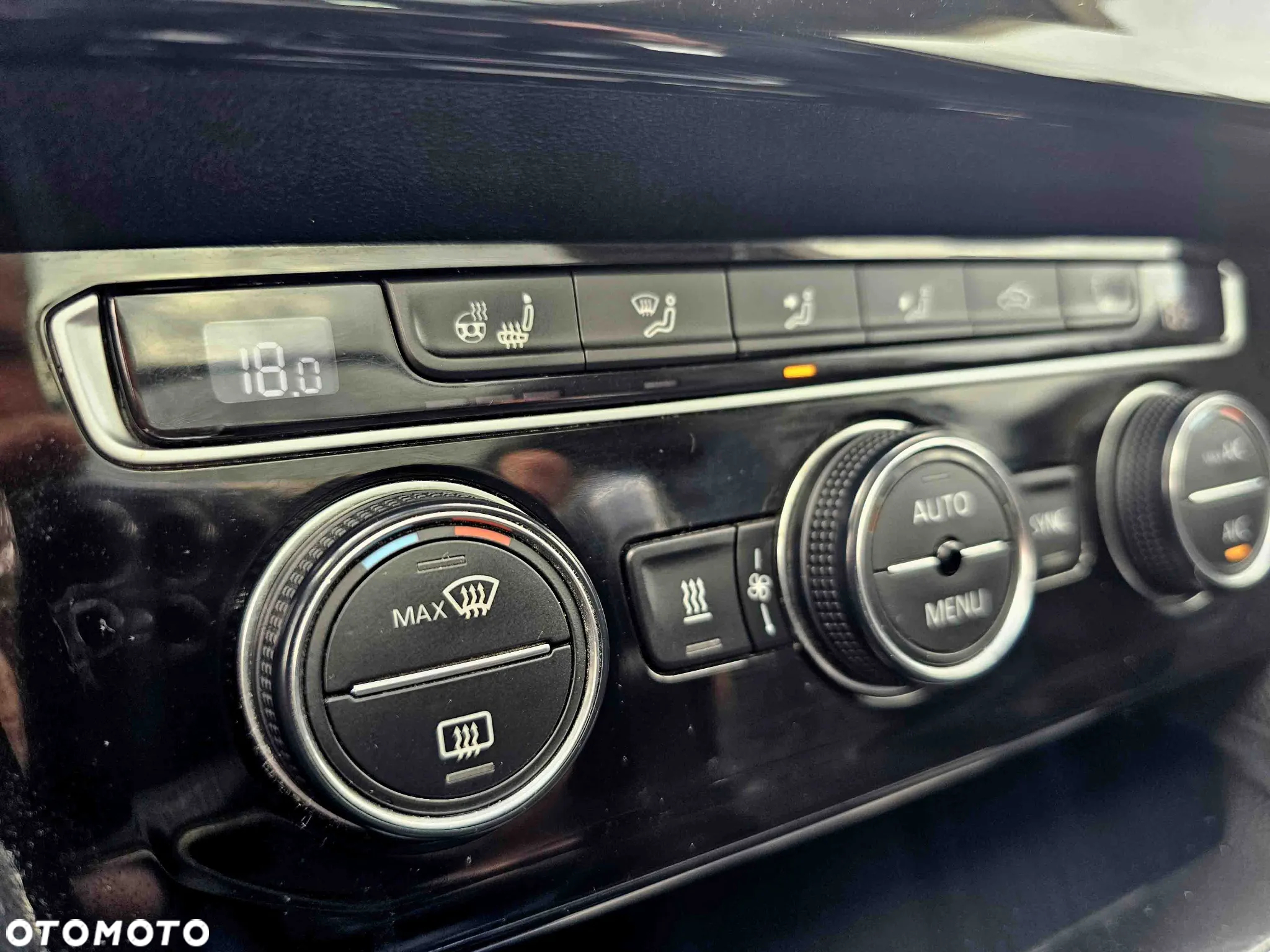 Volkswagen Passat Variant 2.0 TDI SCR 4Motion DSG Highline - 26