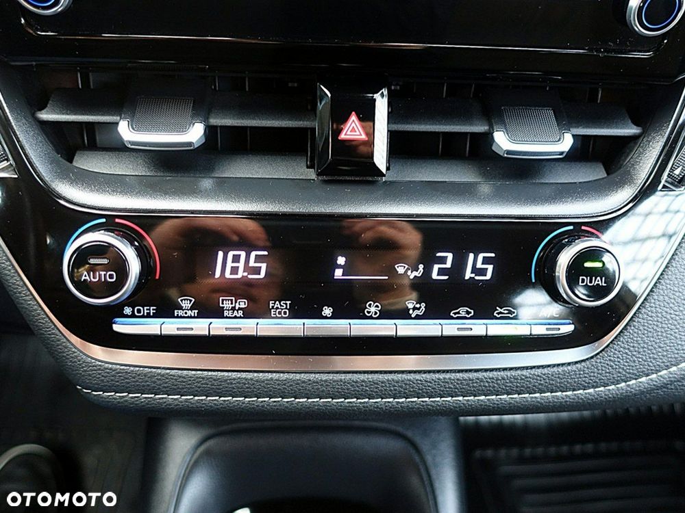 Toyota Corolla - 21