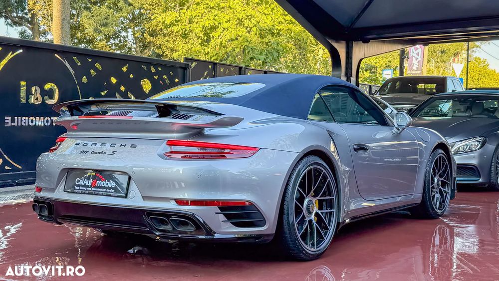 Porsche 911-TURBO-S Cabriolet - 12