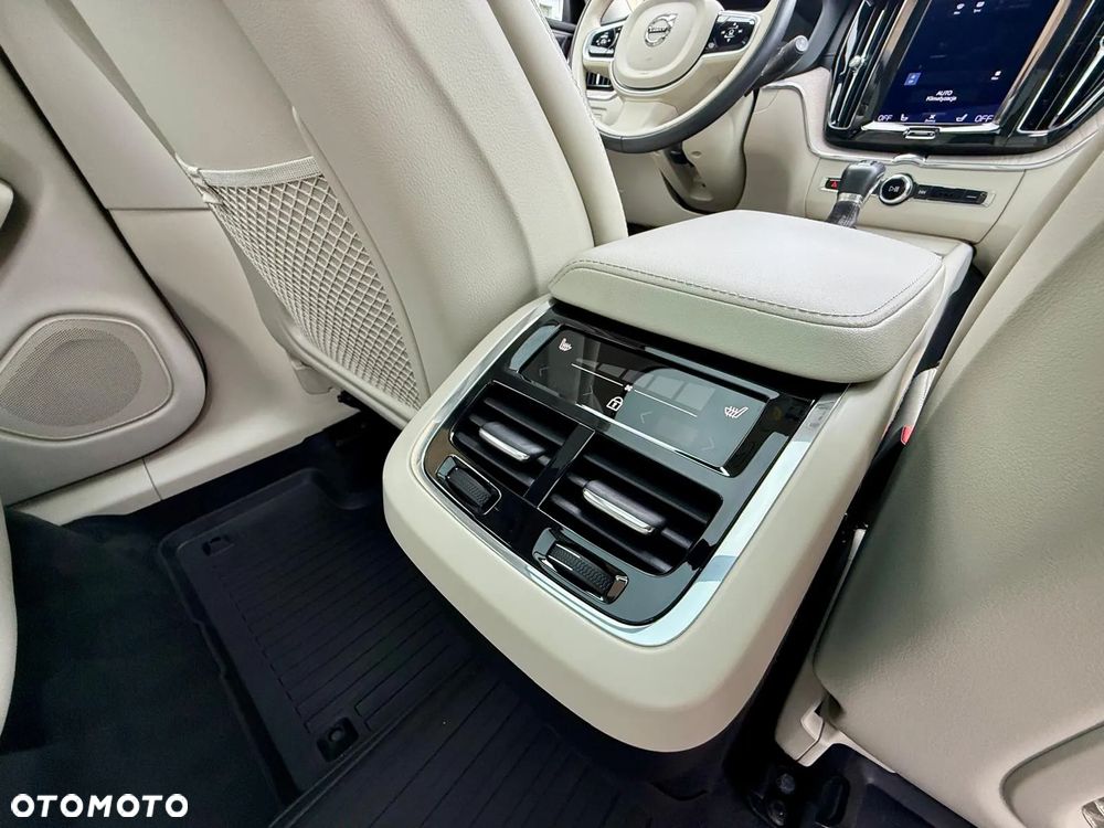 Volvo XC 60 T5 Inscription - 18