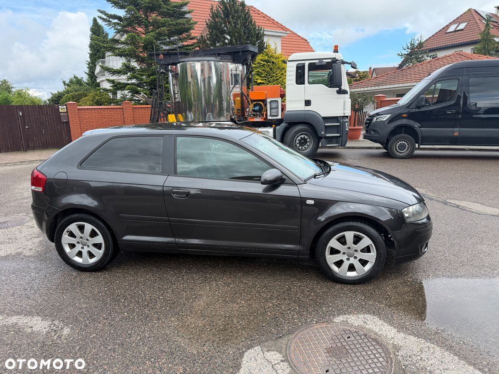 Audi A3 3-drzwiowe 2.0 TDI Attraction - 4