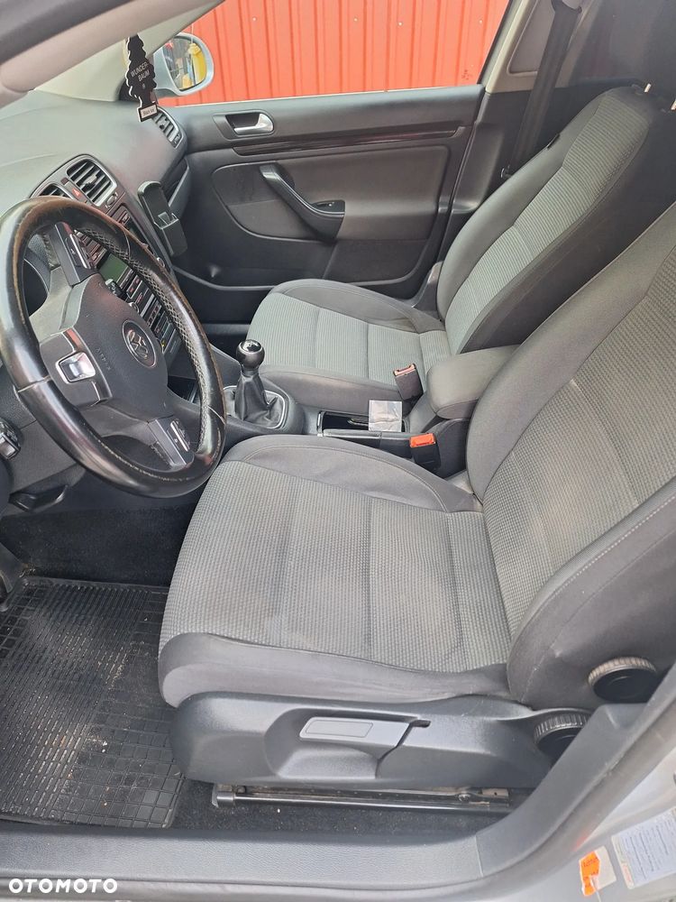 Volkswagen Golf - 8