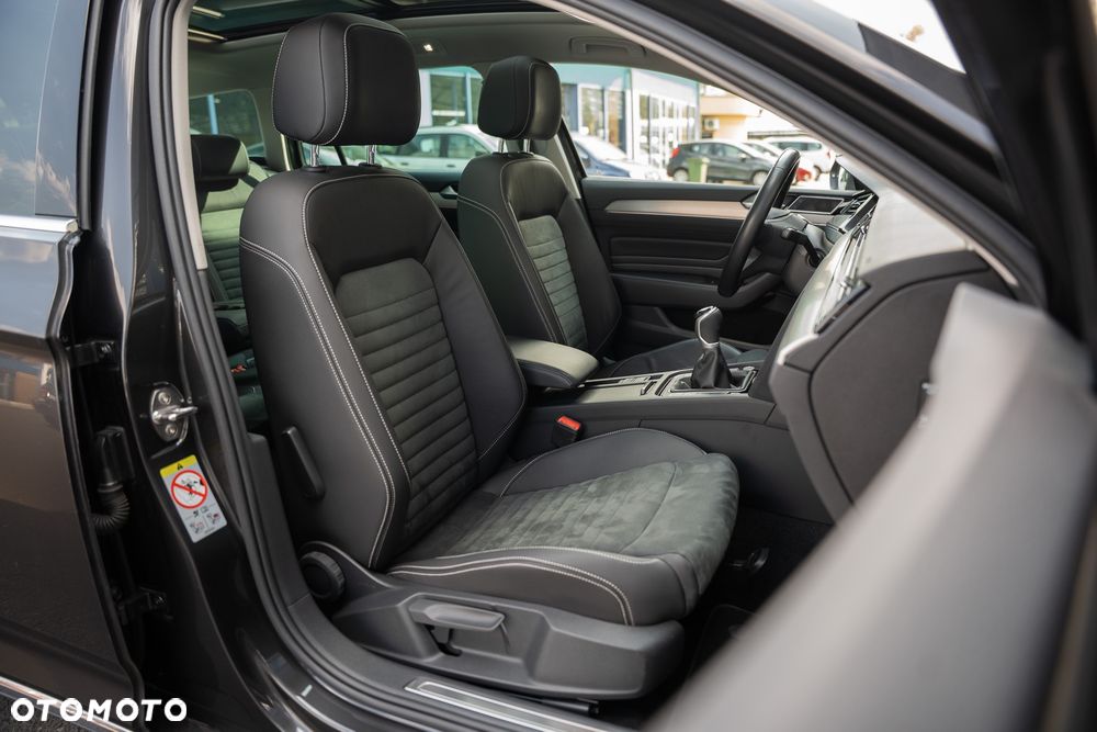 Volkswagen Passat 2.0 TDI (BlueMotion Technology) Highline - 26