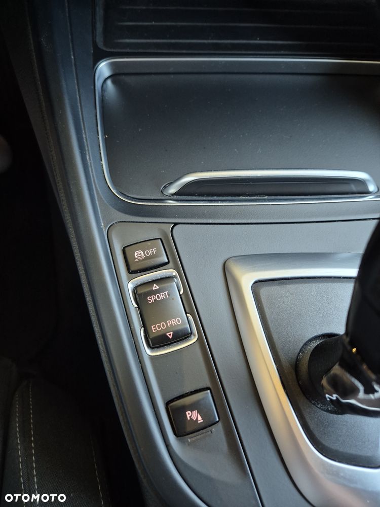 BMW Seria 3 320d Efficient Dynamic Edition - 26