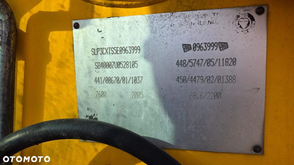 JCB - 9