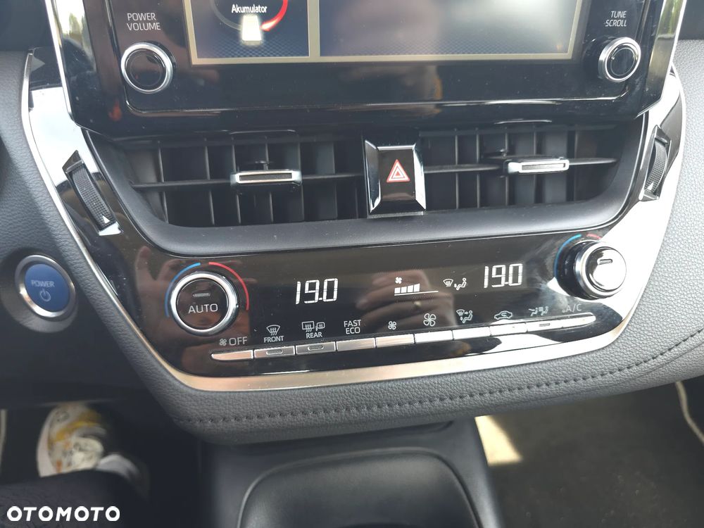 Toyota Corolla 1.8 Hybrid Comfort - 28