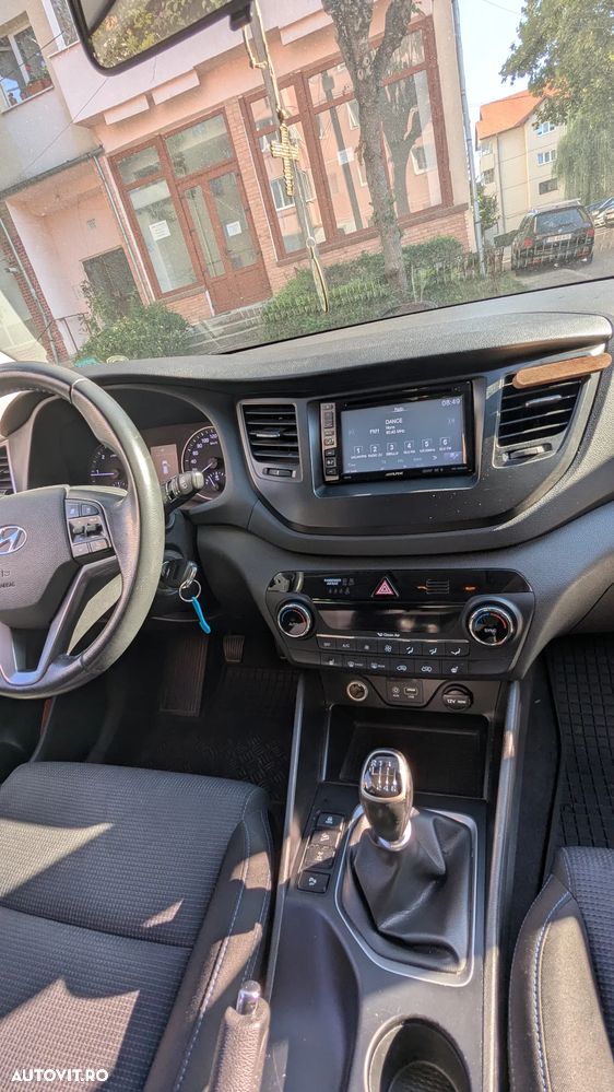 Hyundai Tucson 2.0 CRDI 4WD 6MT Style - 9