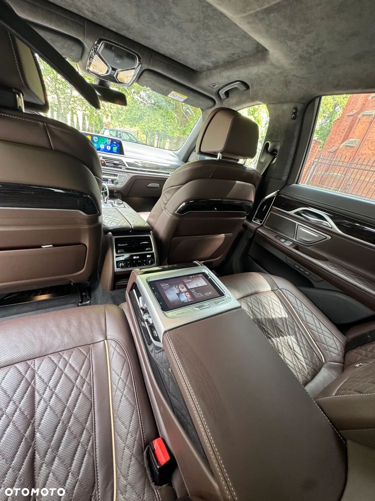 BMW Seria 7 750i xDrive - 7