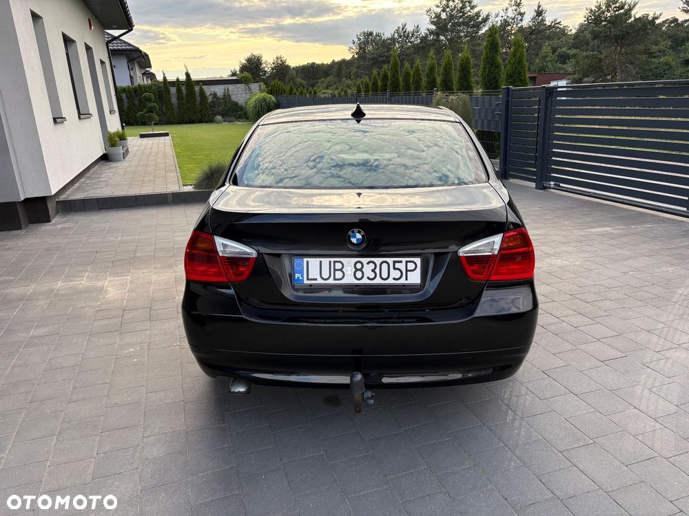 BMW Seria 3 318d - 4