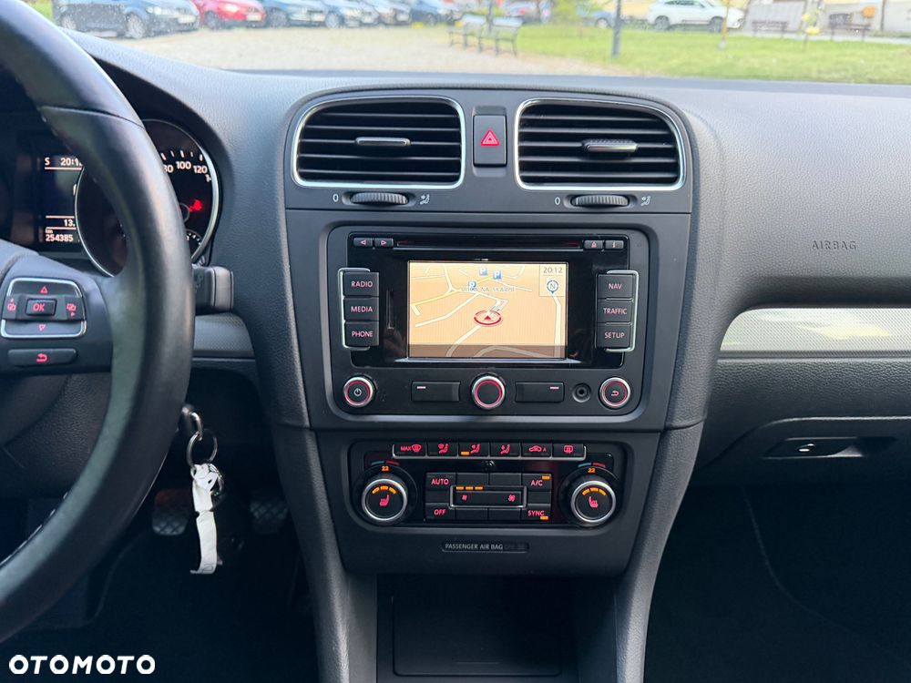 Volkswagen Golf 1.6 TDI DPF MATCH - 17