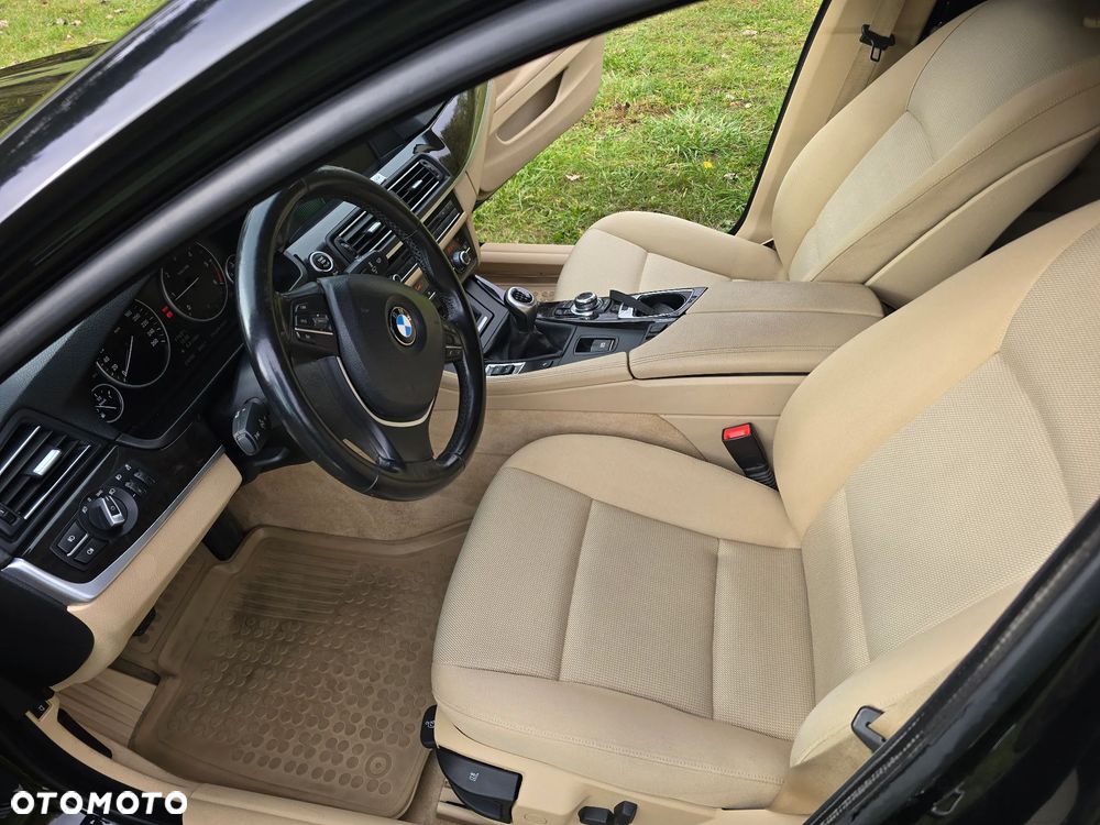 BMW Seria 5 520d - 36