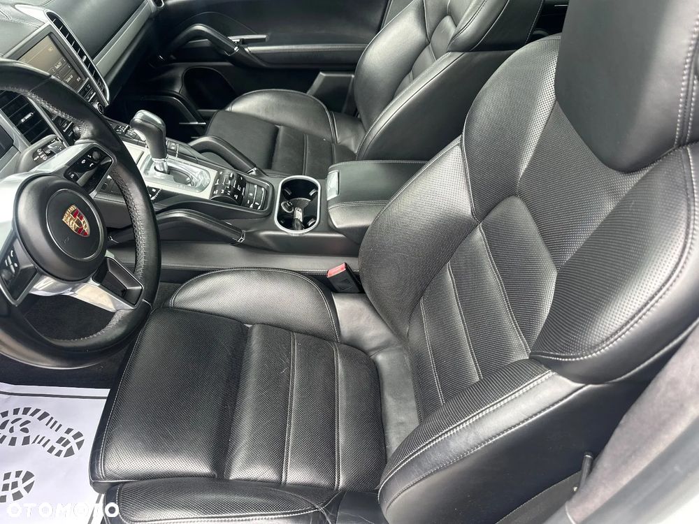 Porsche Cayenne - 14