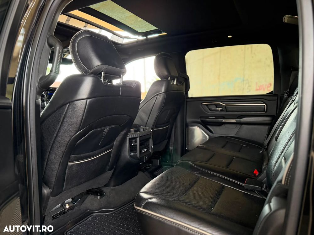 Dodge RAM - 8