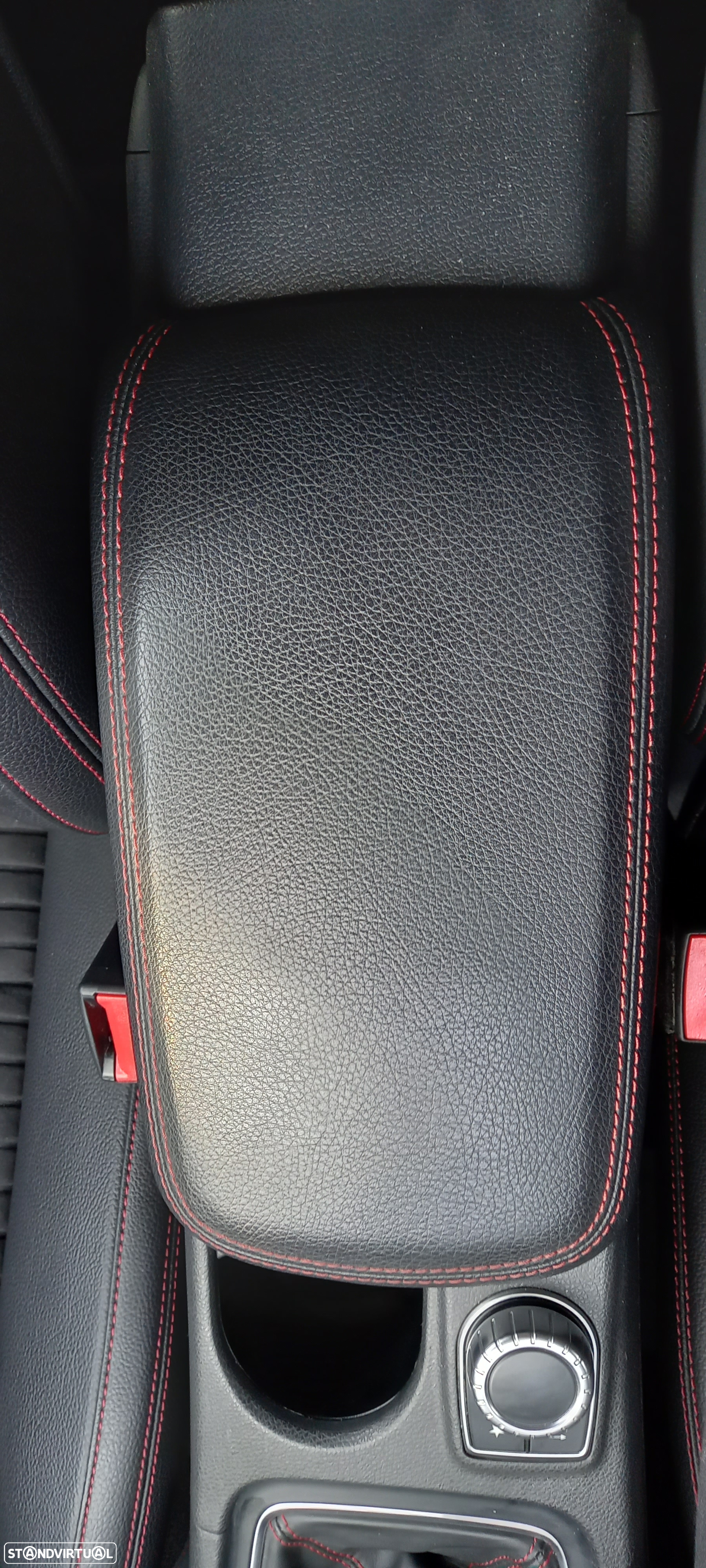 Mercedes-Benz CLA 200 d Shooting Brake AMG Line - 43