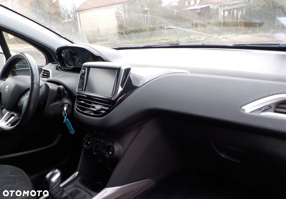 Peugeot 2008 1.2 Pure Tech GPF Style - 18