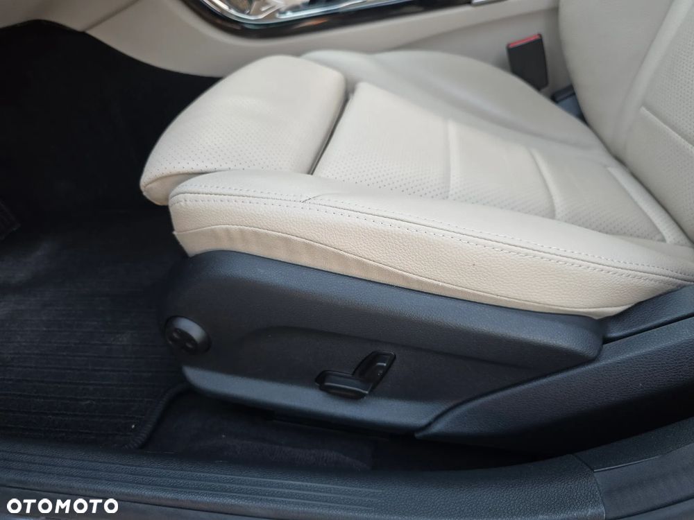 Mercedes-Benz Klasa C 180 Exclusive - 27