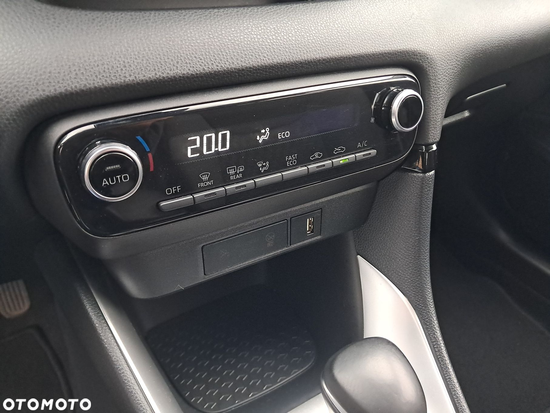 Toyota Yaris Hybrid 1.5 Comfort - 27