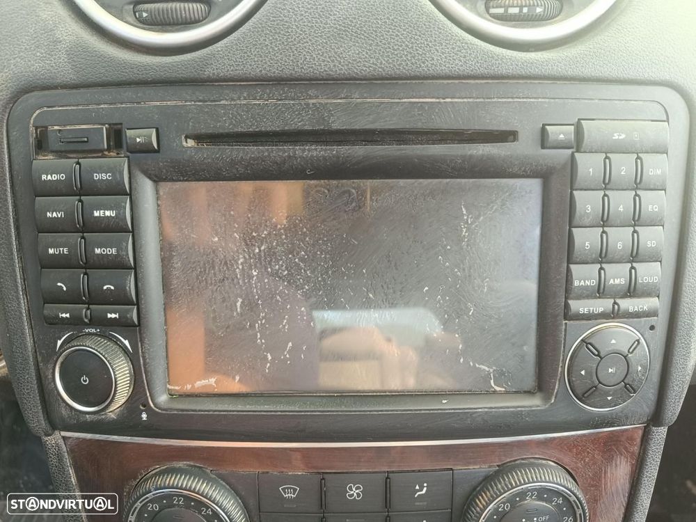 SISTEMA DE ÁUDIO RÁDIO CD MERCEDES-BENZ CLASE ML BM 164 - 1
