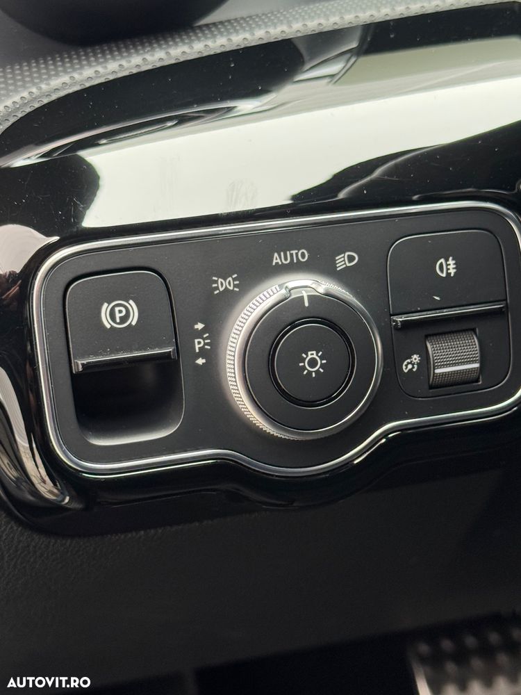 Mercedes-Benz CLA - 35