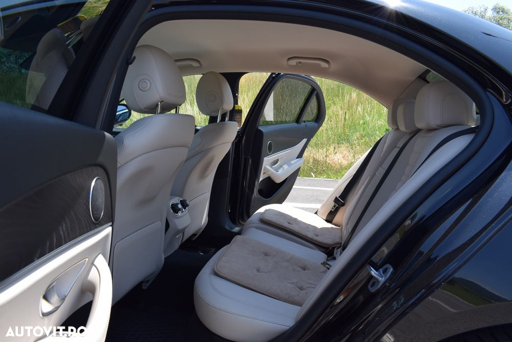 Mercedes-Benz E 200 4MATIC Aut. - 13