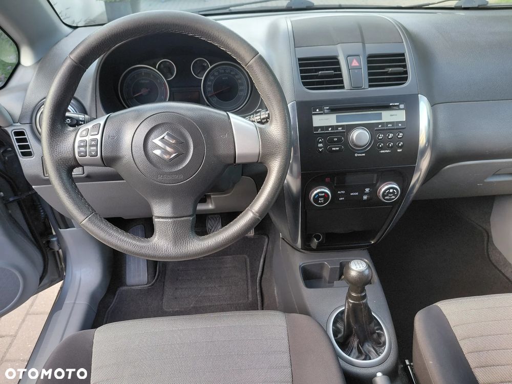 Suzuki SX4 1.6 VVT 4x4 Club - 23
