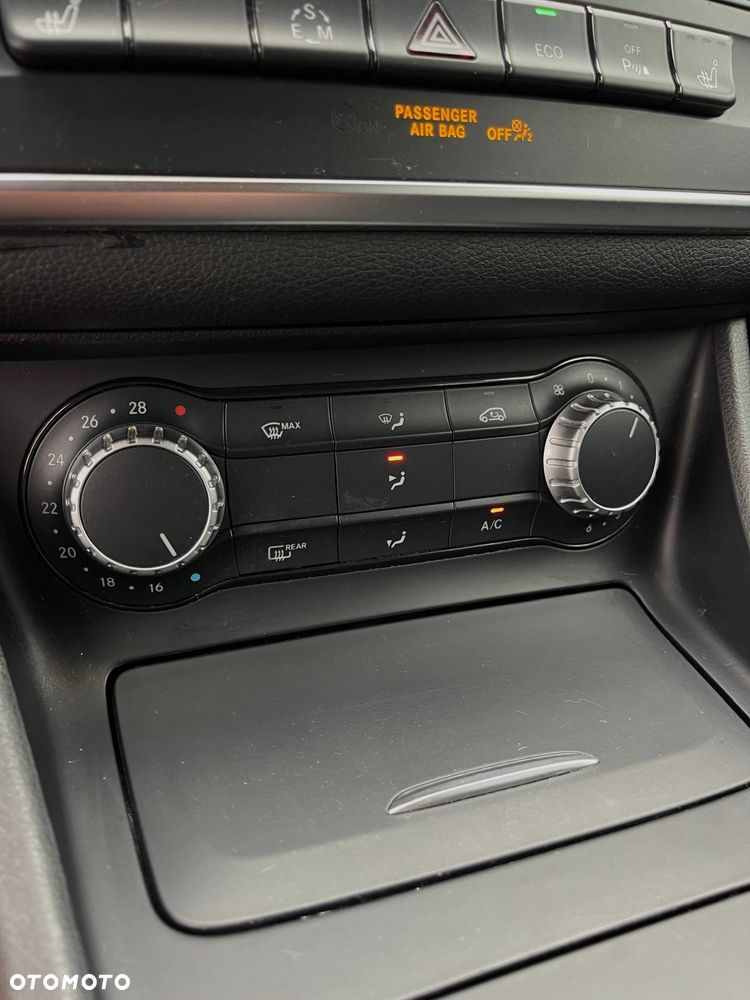 Mercedes-Benz GLA 200 7G-DCT AMG Line - 14