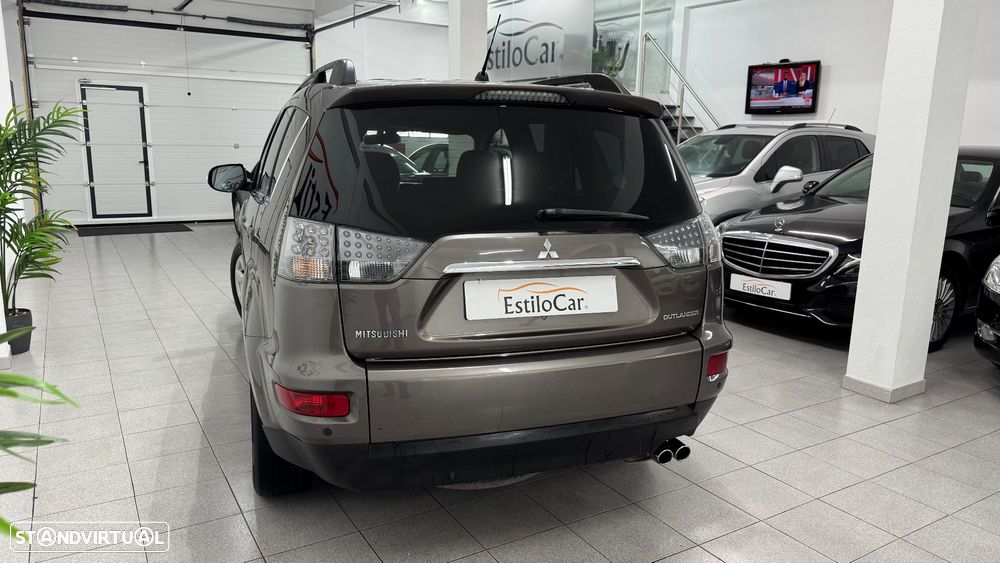 Mitsubishi Outlander 2.2 DI-D Instyle 4WD - 4