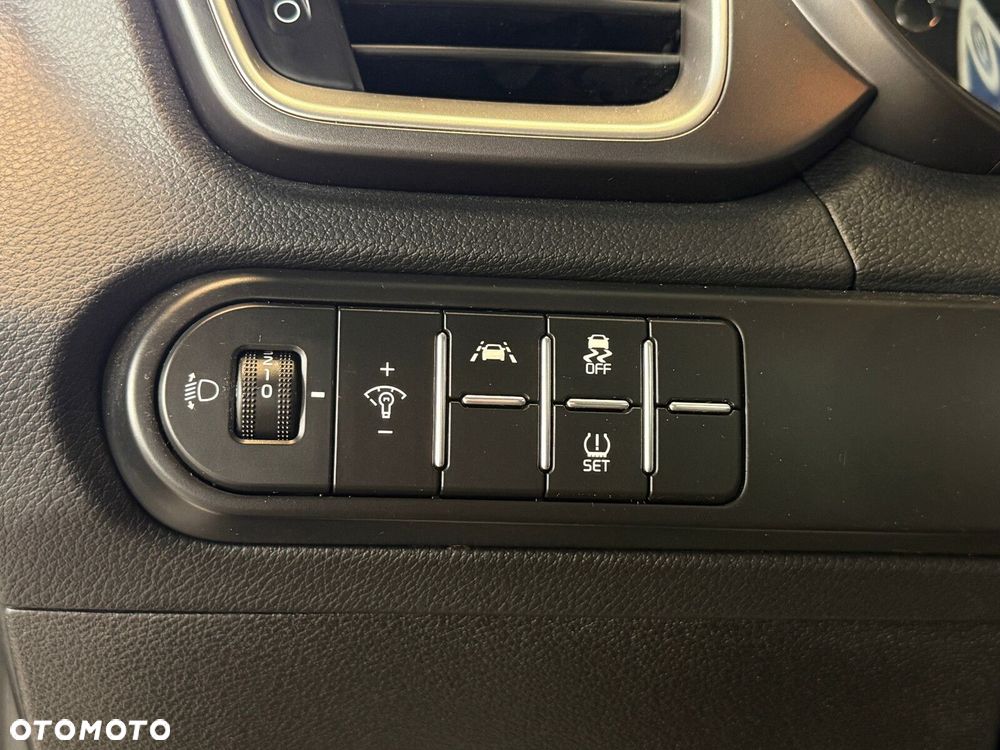 Kia Ceed - 21