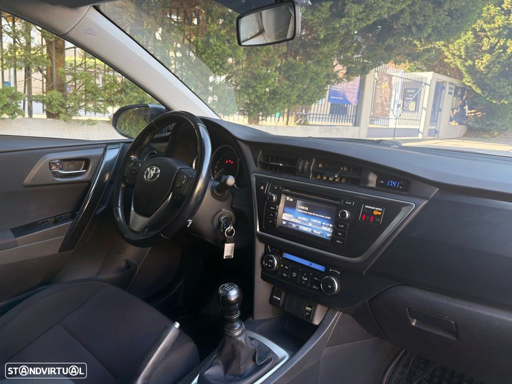 Toyota Auris Touring Sports 1.4 D-4D C.+P.Techo+P.Sport - 19