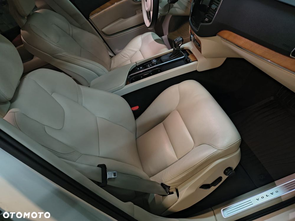 Volvo XC 90 T6 AWD Momentum Pro 7os - 16