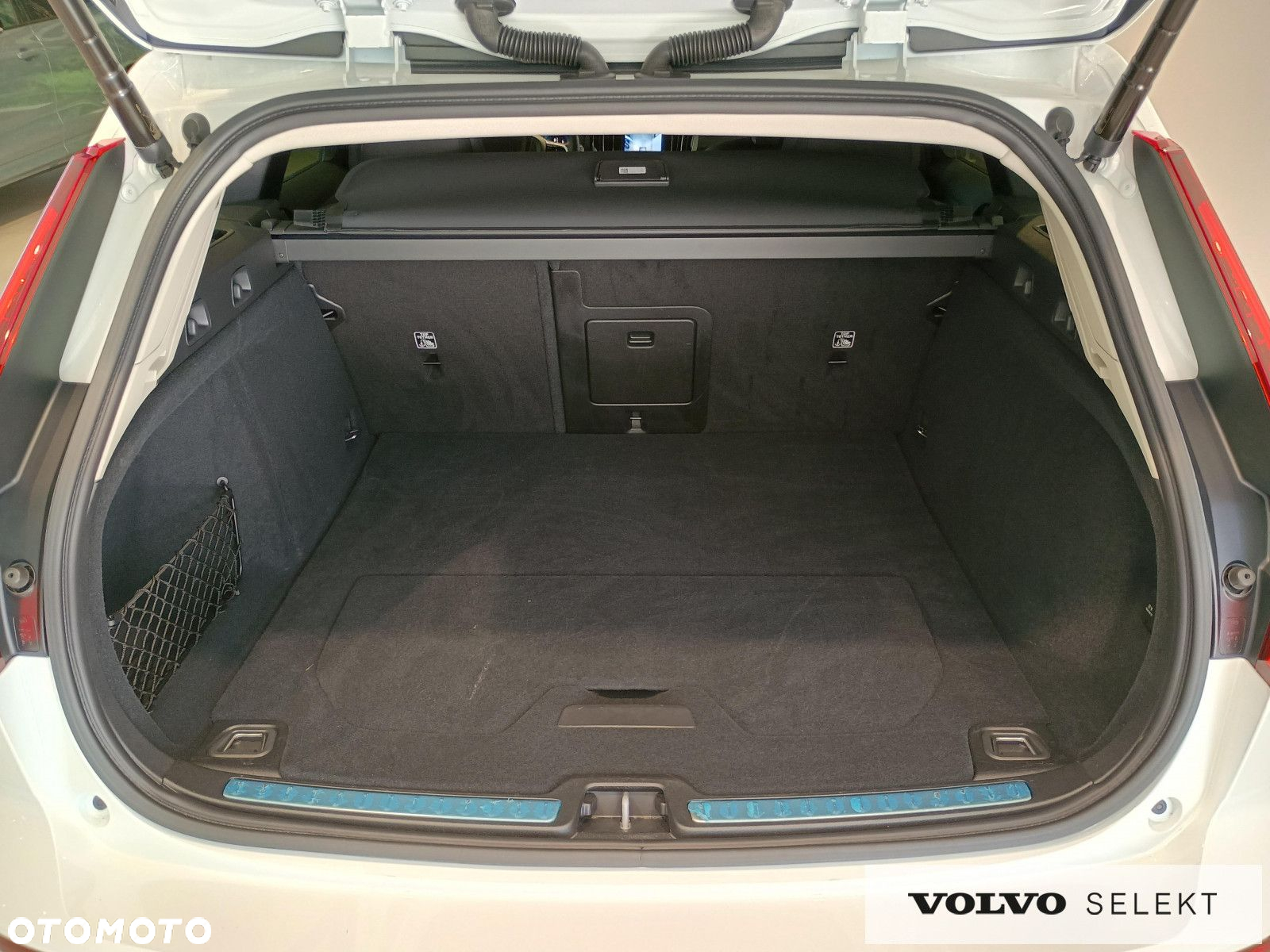 Volvo V60 Cross Country - 24