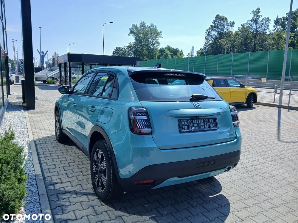 Fiat 600 1.2 Turbo Icon eDCT - 4