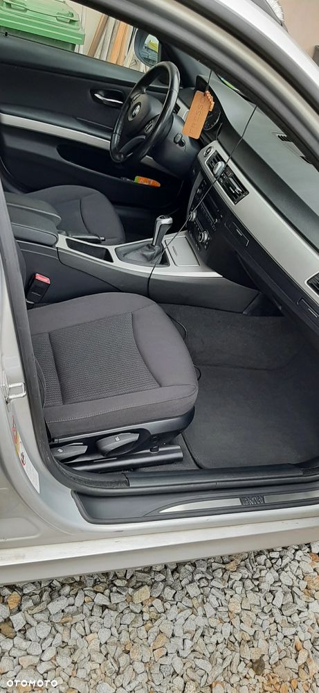 BMW Seria 3 318i Edition Exclusive - 18
