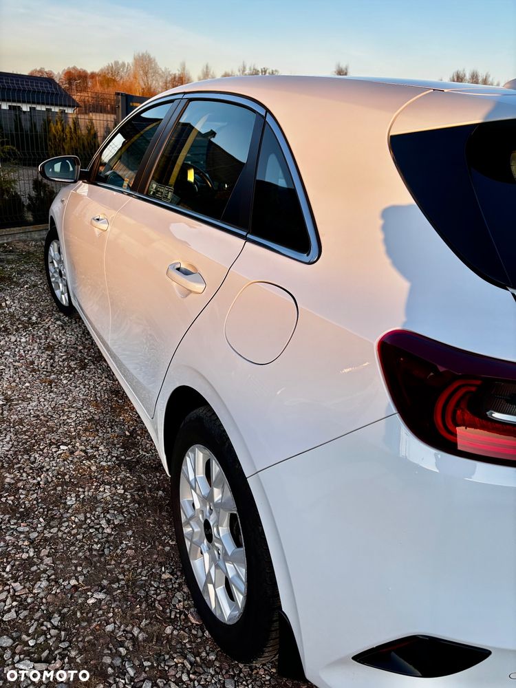 Kia Ceed 1.5 T-GDI M - 2