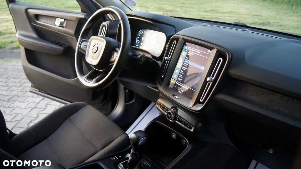 Volvo XC 40 T2 Momentum Core - 36