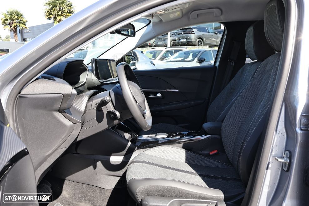 Peugeot e-208 Allure - 15