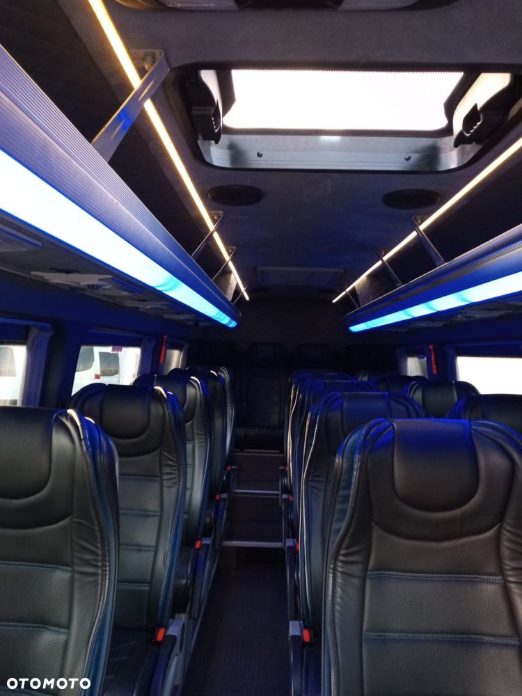 Mercedes-Benz Sprinter - 8