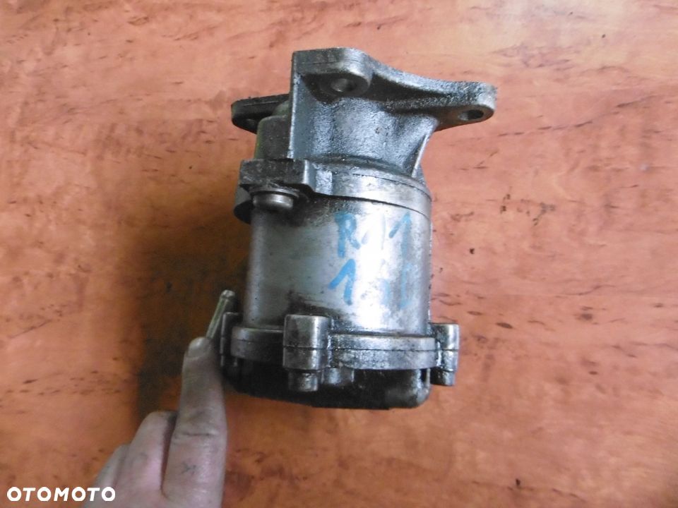 VACUM POMPA RENAULT 11 1.6 D - 1