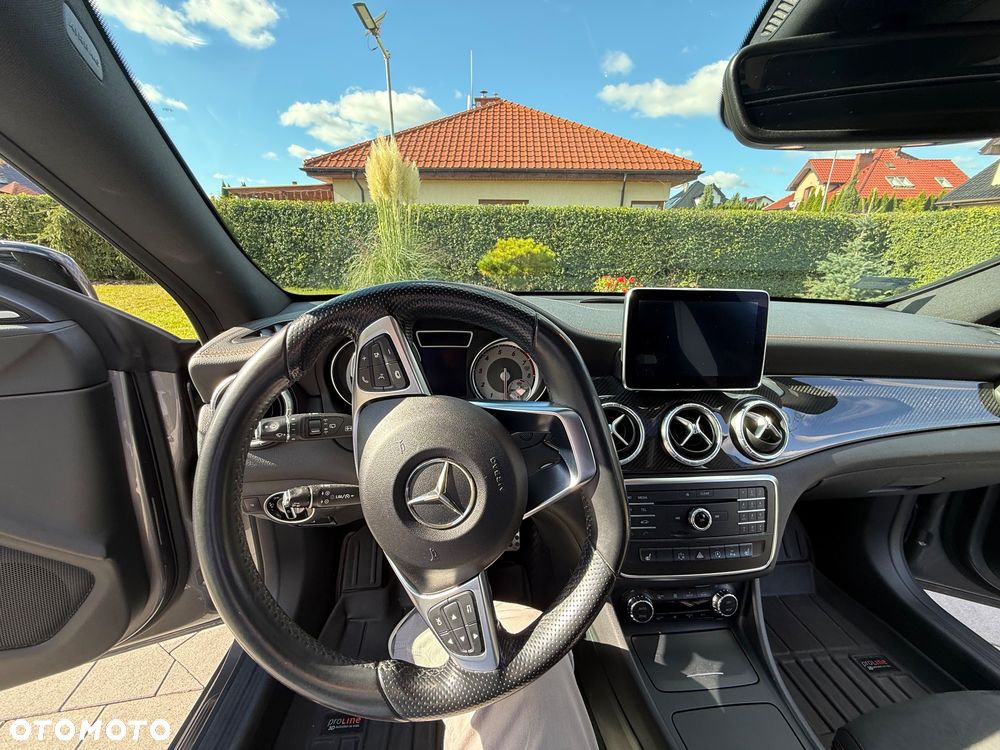Mercedes-Benz CLA 200 7G-DCT - 7