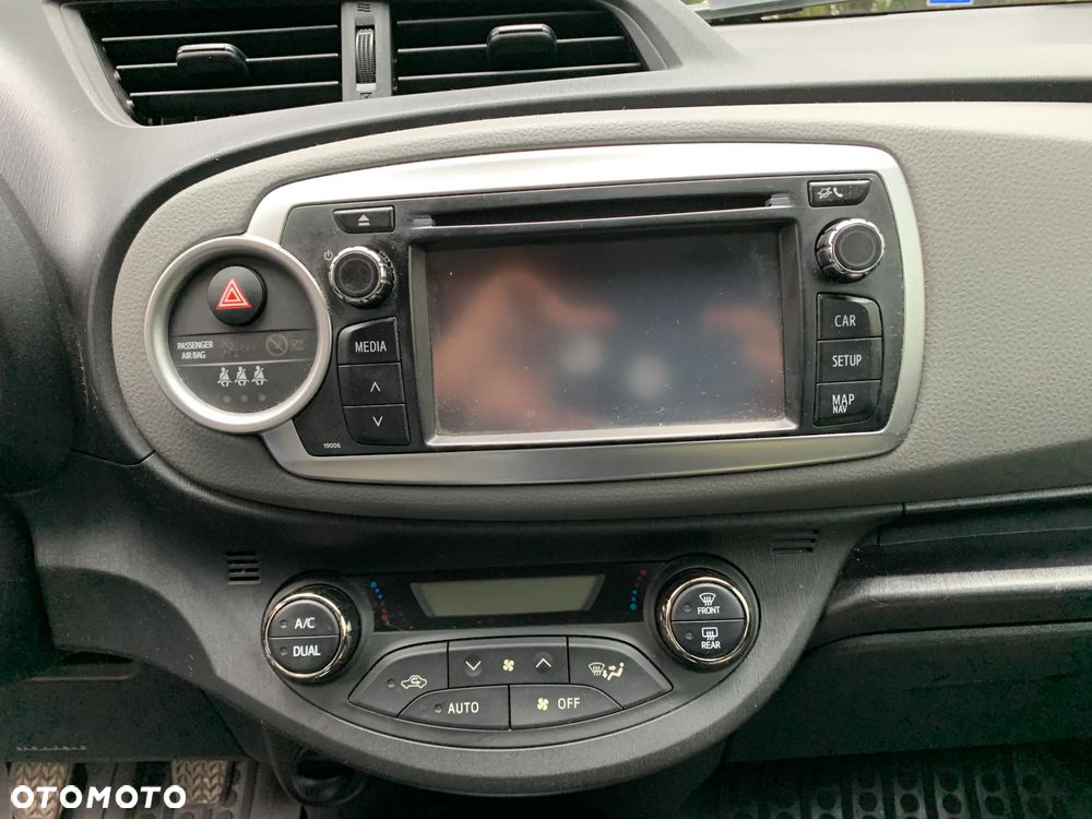 Toyota Yaris 1.33 Premium - 12