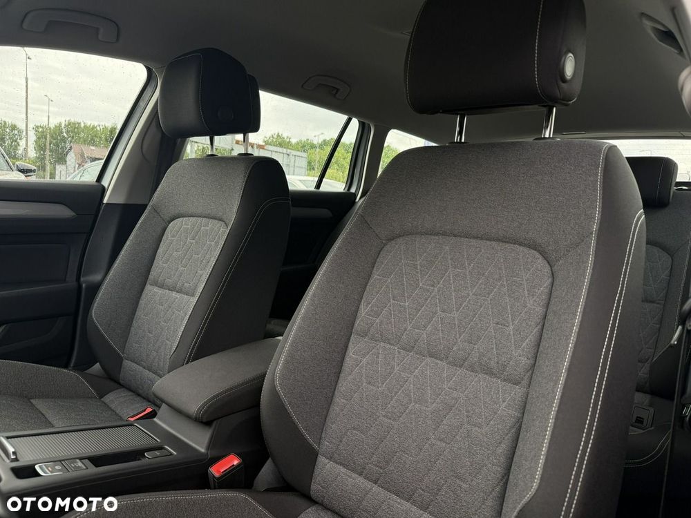 Volkswagen Passat - 12
