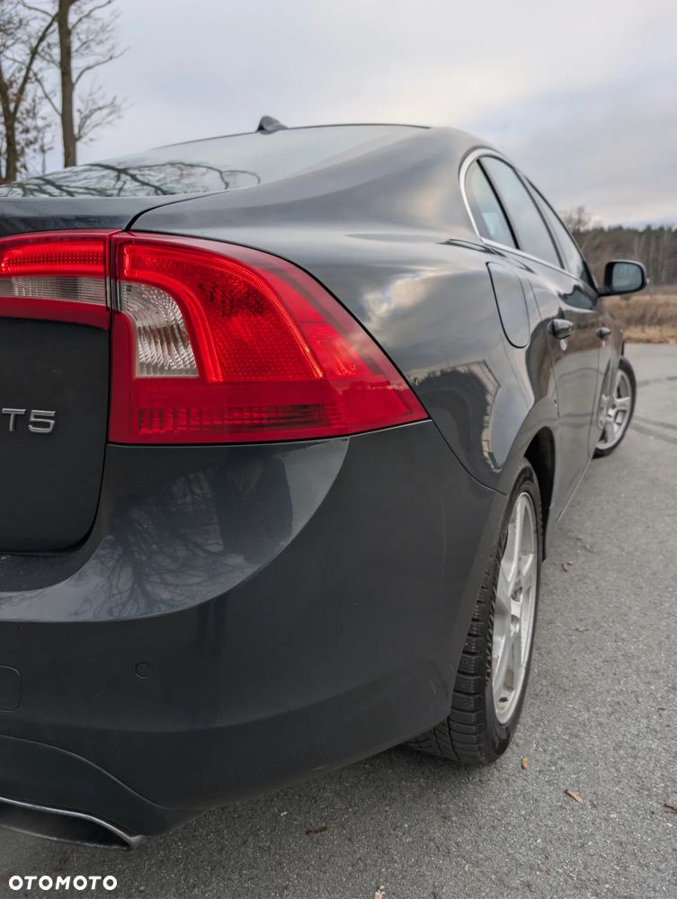 Volvo S60 T5 Drive-E Dynamic Edition (Momentum) - 36