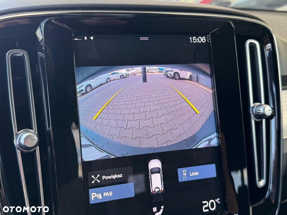 Volvo XC 40 T3 Momentum - 28