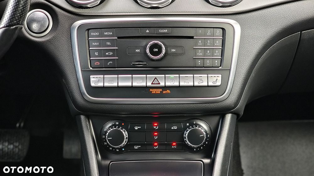 Mercedes-Benz GLA 220 d 4-Matic AMG Line - 27